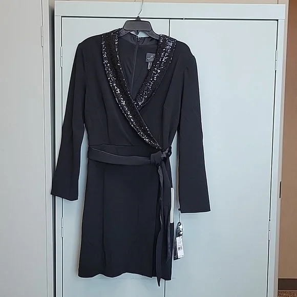 Adrianna Papell Sequin-Trim Tuxedo Dress - Black - Size 16 Adrianna Papell Sequin-Trim Tuxedo Dress - Black - Size 16
